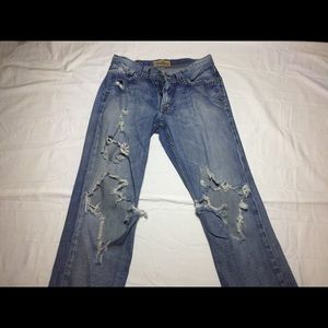 BKE Buckle Distressed Jeans